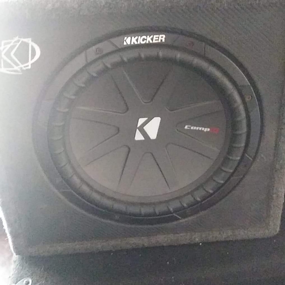 Speaker/ Kicker (Comp R) - Picture 1 of 2